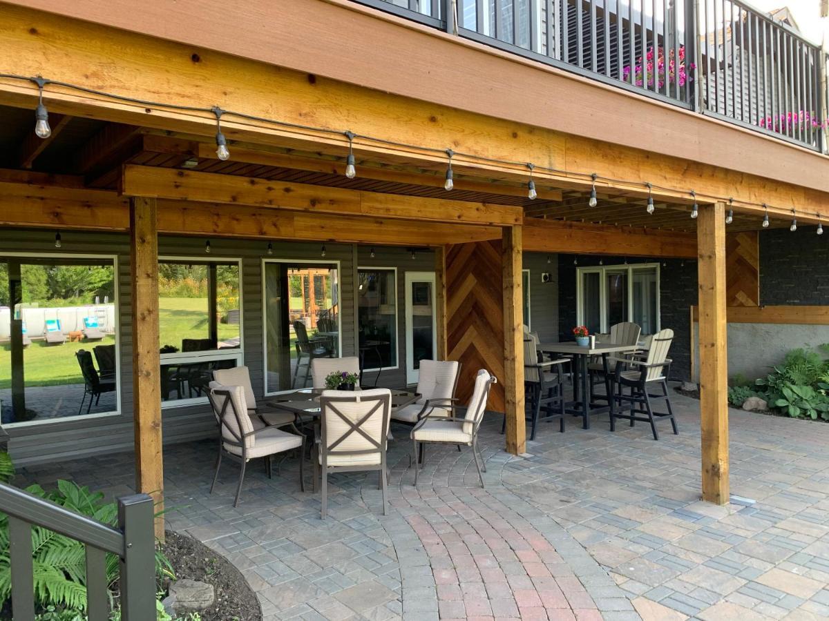 Dragonfly Inn Loft Suite Шърууд парк Екстериор снимка