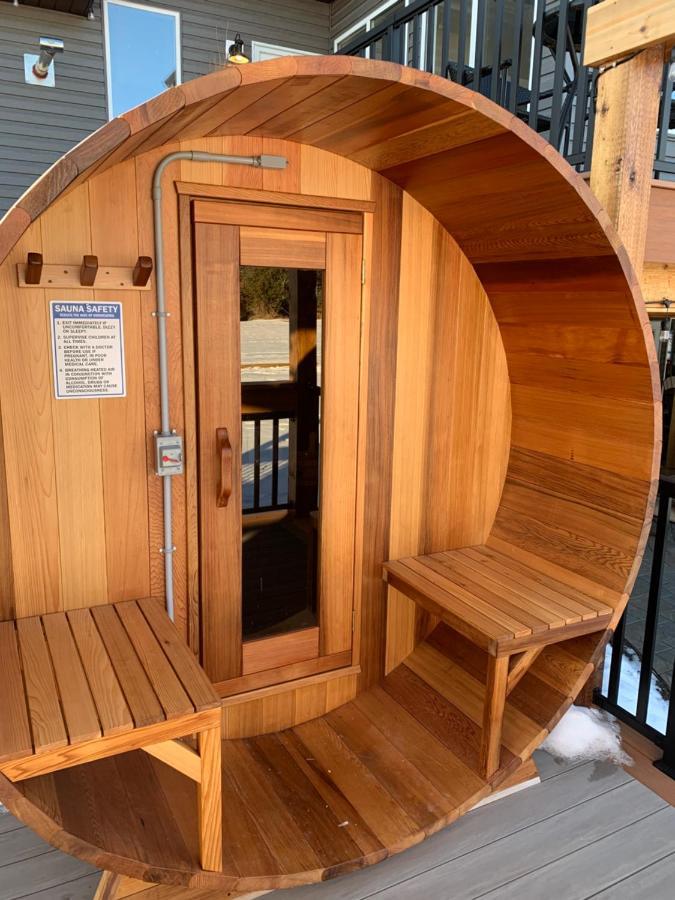 Dragonfly Inn Loft Suite Шърууд парк Екстериор снимка