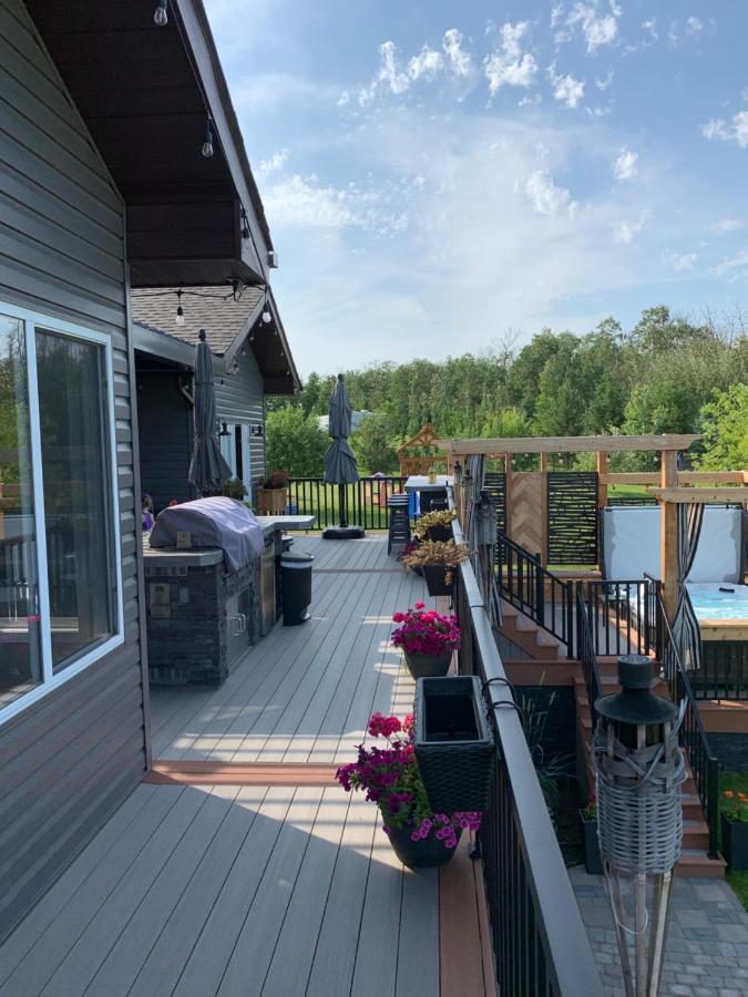 Dragonfly Inn Loft Suite Шърууд парк Екстериор снимка