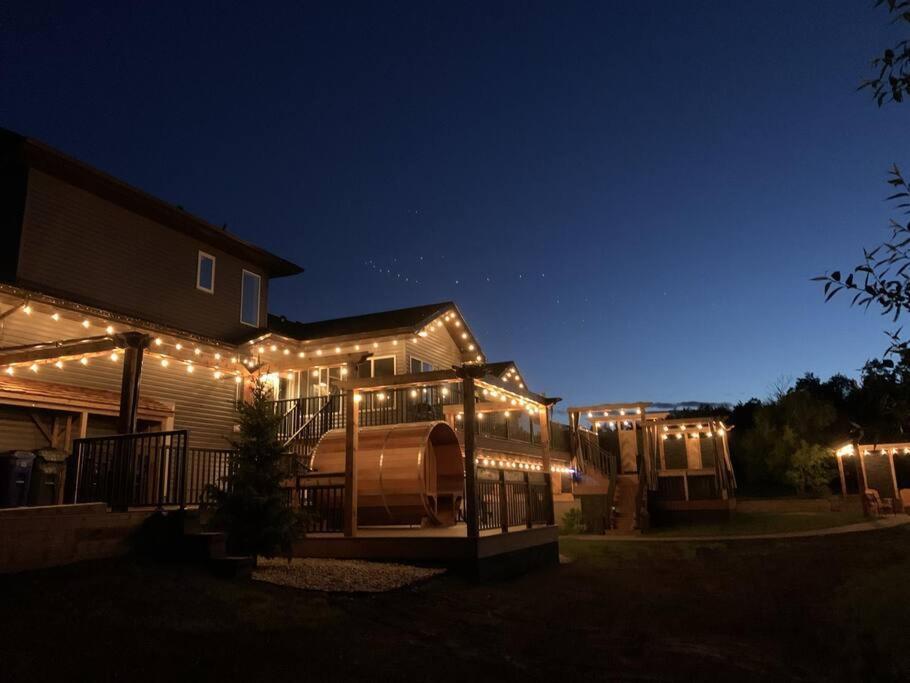 Dragonfly Inn Loft Suite Шърууд парк Екстериор снимка